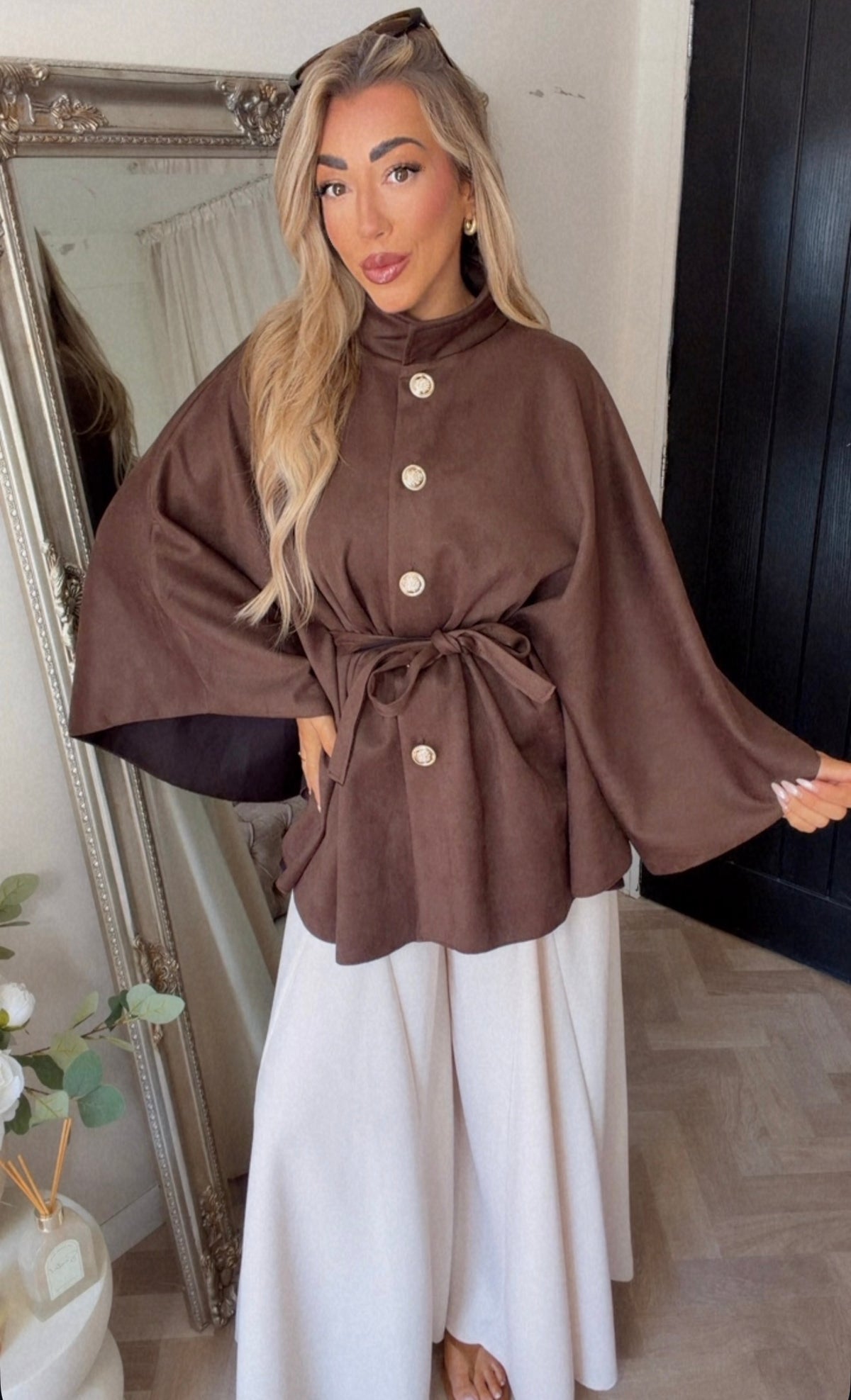 Lucy Gold button cape (one size)