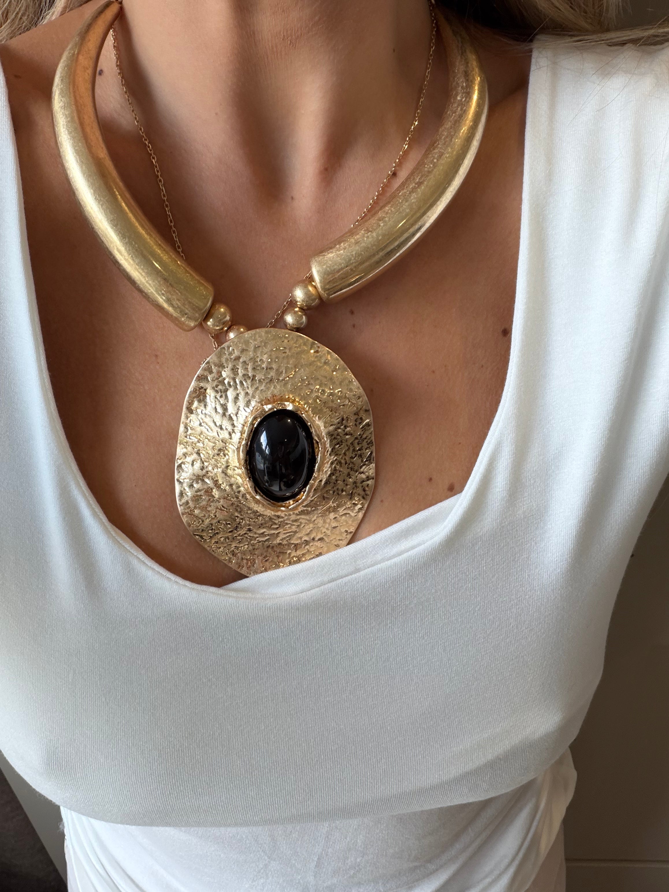 Sammy stone gold necklace